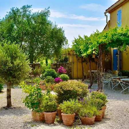 Bed & Breakfast Bastide Saint-didier 5*